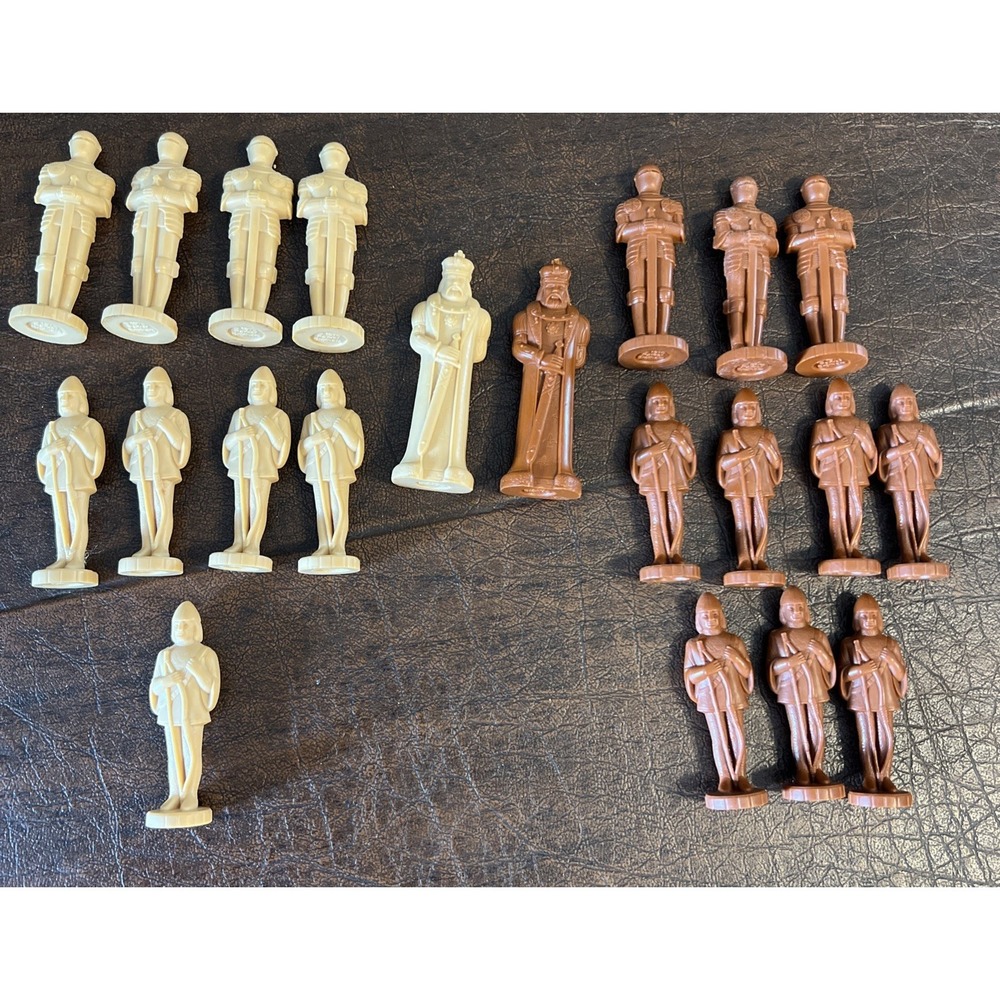 Lot of 21 game pieces from 1979 All The King's Men game Replacement Pieces